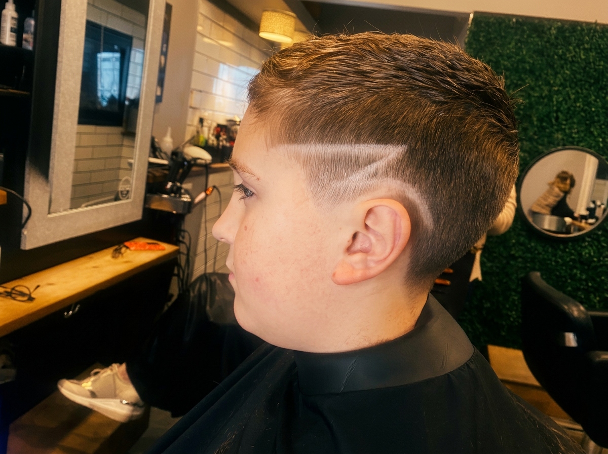 Intérieur du salon et coupes réalisées au Barbier du Village — 2