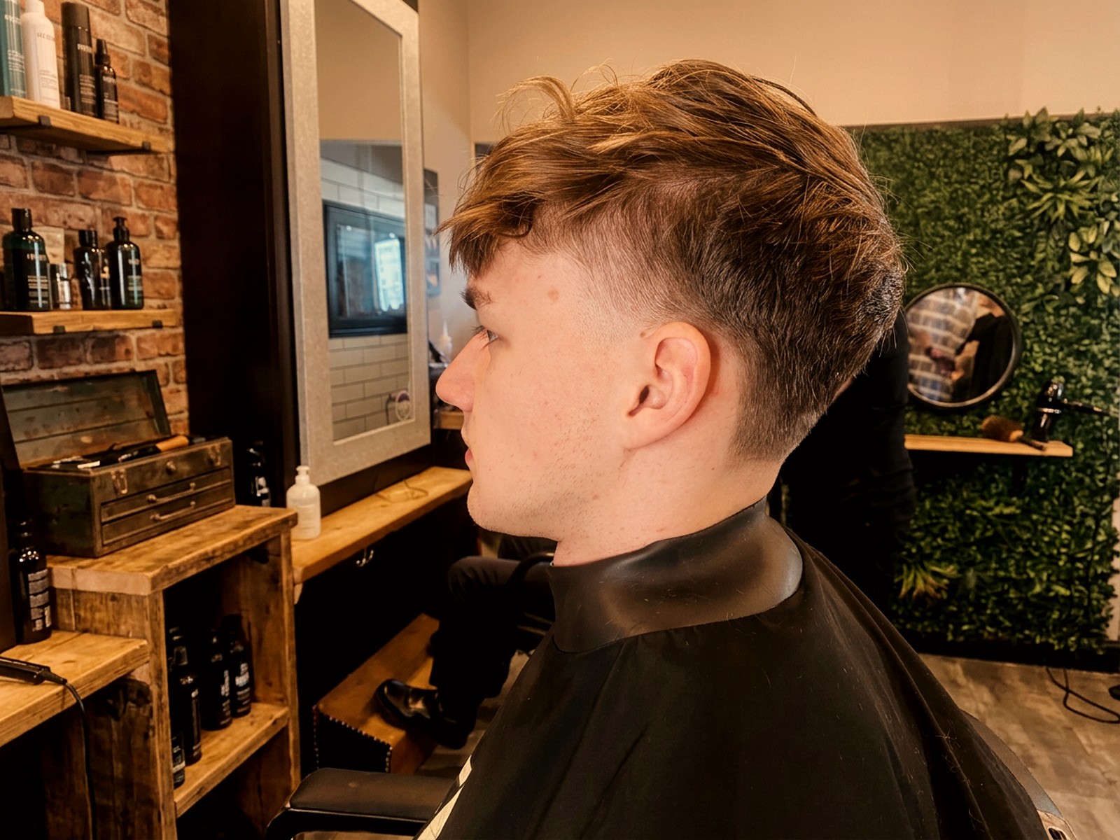 Intérieur du salon et coupes réalisées au Barbier du Village — 3